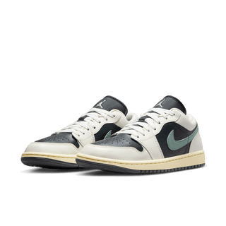 WMNS AIR JORDAN 1 LOW - ANTHRACITE / JADE SMOKE