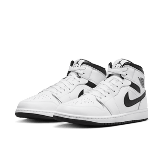 AIR JORDAN 1 MID - WHITE / BLACK