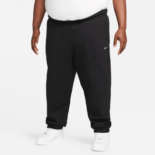 NIKE SOLO SWOOSH FLEECE PANTS- BLACK