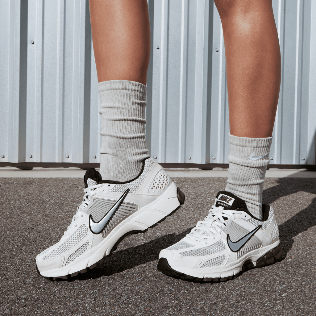 WMNS ZOOM VOMERO 5 - PHANTOM / METALLIC PLATINUM | lapstoneandhammer.com