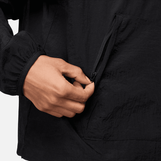 TECH PACK MEN'S WOVEN PULLOVER - BLACK