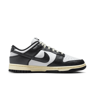 WMNS DUNK LOW VINTAGE "BLACK / WHITE"