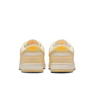 WMNS DUNK LOW - MUSLIN / TEAM GOLD / PALE IVORY