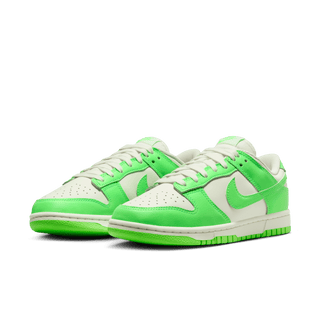 WMNS DUNK LOW "GREEN STRIKE"