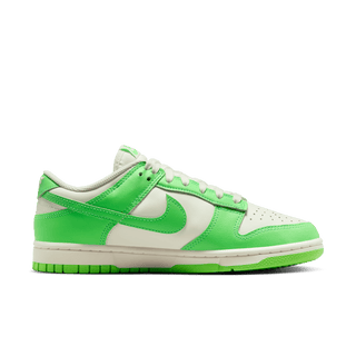 WMNS DUNK LOW "GREEN STRIKE"