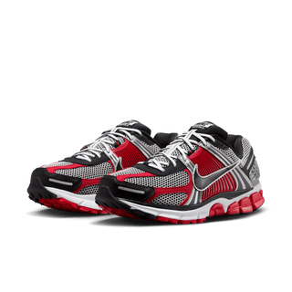 ZOOM VOMERO 5 - METALLIC SILVER / UNIVERSITY RED / BLACK