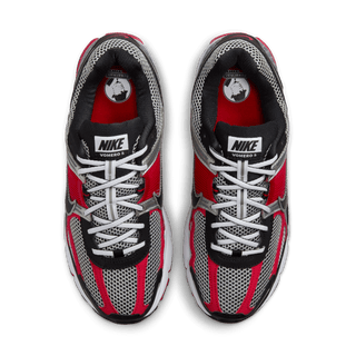 ZOOM VOMERO 5 - METALLIC SILVER / UNIVERSITY RED / BLACK