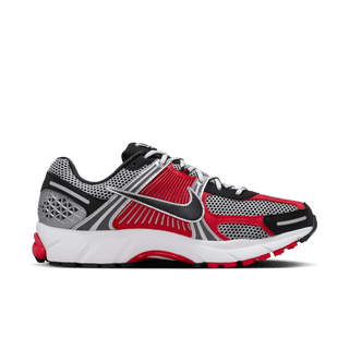 ZOOM VOMERO 5 - METALLIC SILVER / UNIVERSITY RED / BLACK