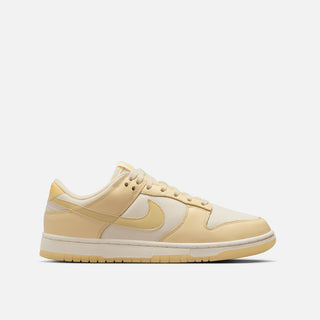 WMNS DUNK LOW - MUSLIN / TEAM GOLD / PALE IVORY