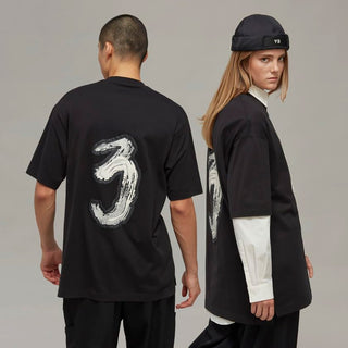 LOGO GFX TEE - BLACK