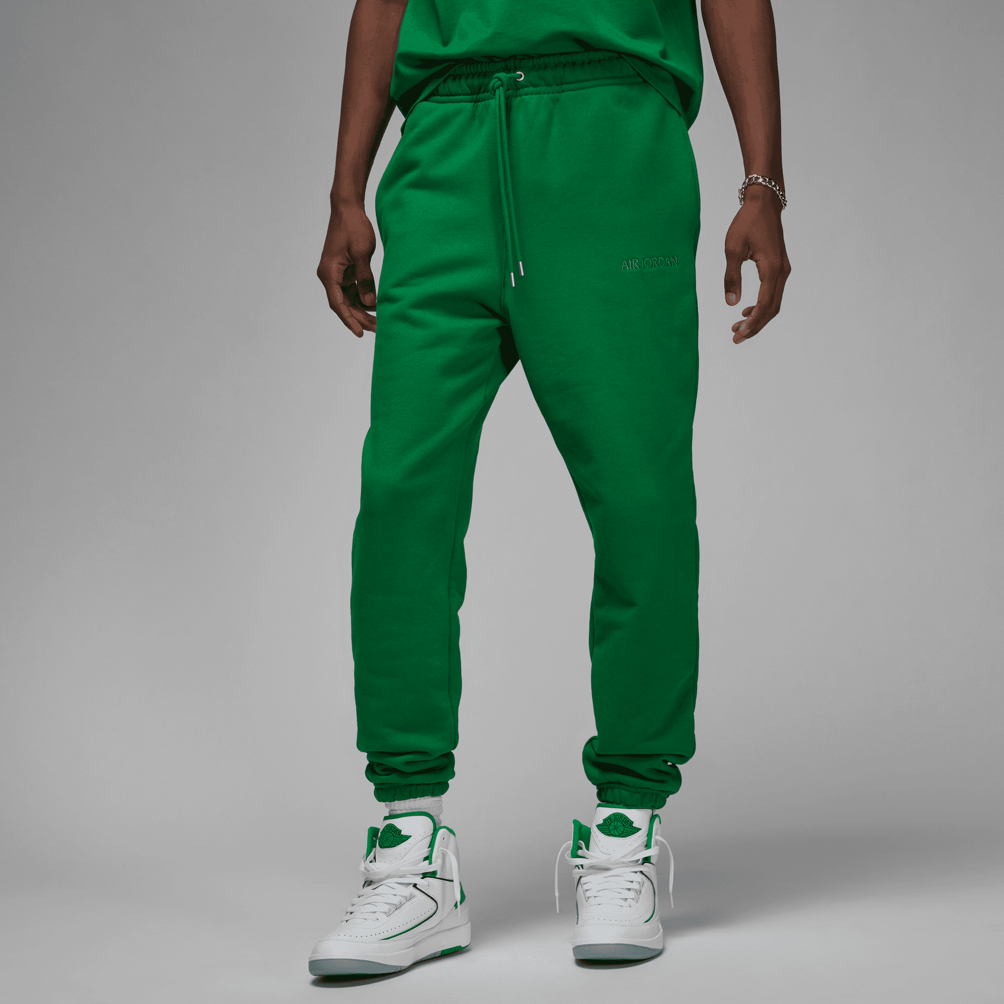 NIKE | Sage green Men's Casual Pants | YOOX