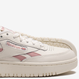 WMNS CLUB C DOUBLE REVENGE - CLOUD WHITE / SOFT ECRU / FROST BERRY